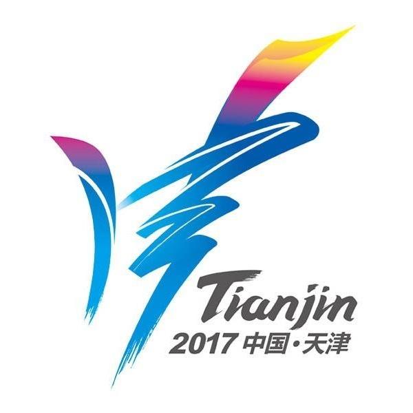 他很无私，在场上总是为球队付出很多努力，他真的踢得非常努力。